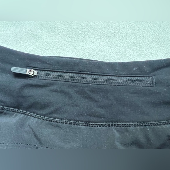 lululemon Speed Up Low-Rise Lined Shorts 2.5” Size 2 - Picture 5 of 6